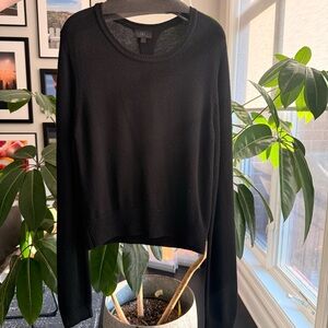 Banana Republic black label soft women’s wool blend sweater. Size M. Like new.